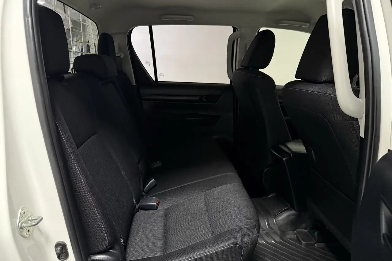 2021 Toyota Hilux Gallery Image 11