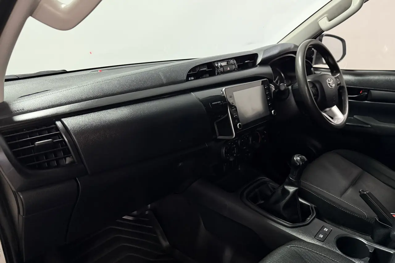 2021 Toyota Hilux Gallery Image 15