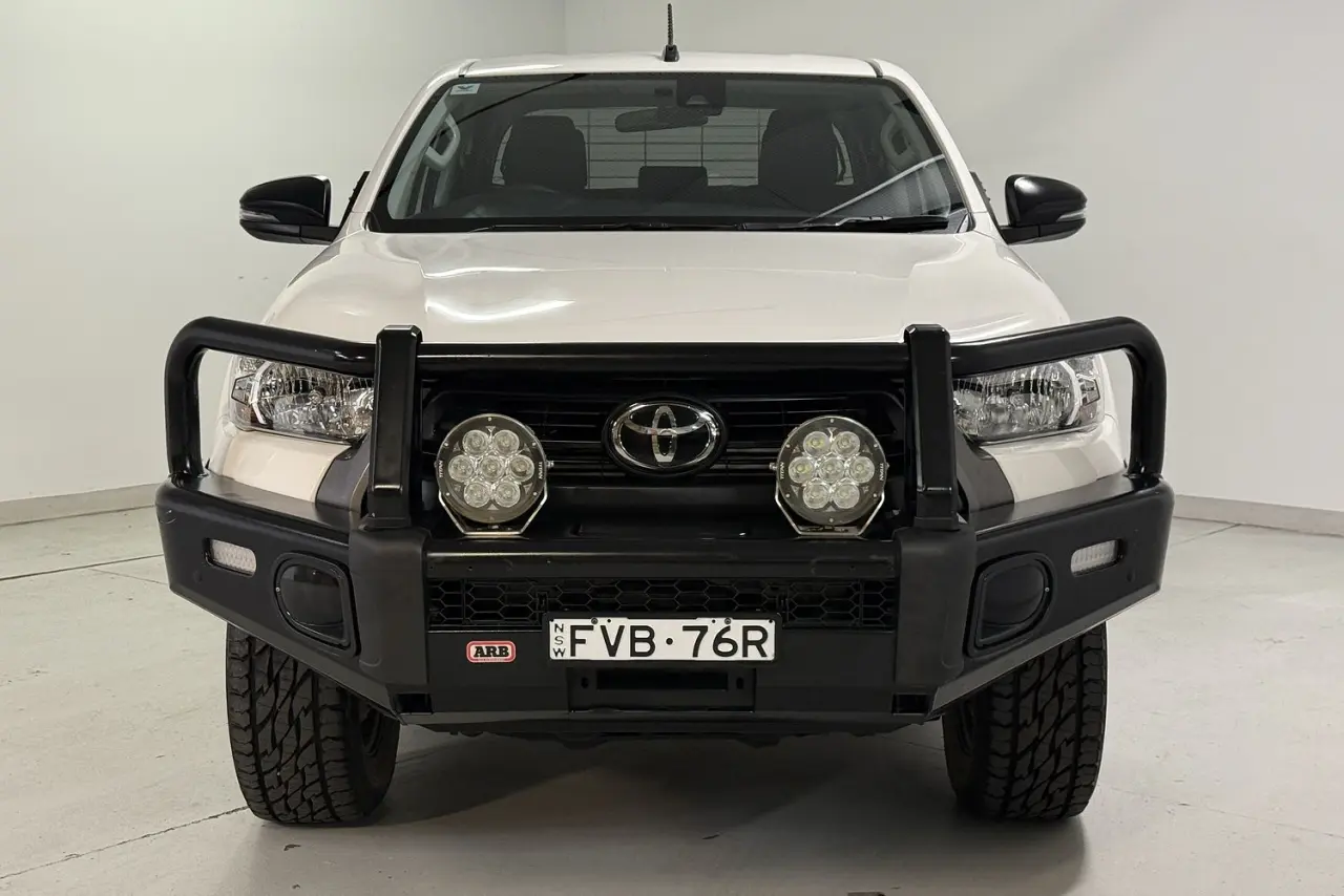 2021 Toyota Hilux Gallery Image 2