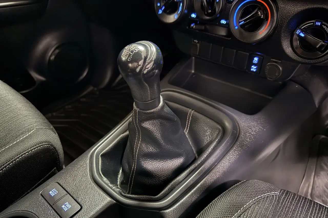 2021 Toyota Hilux Gallery Image 21