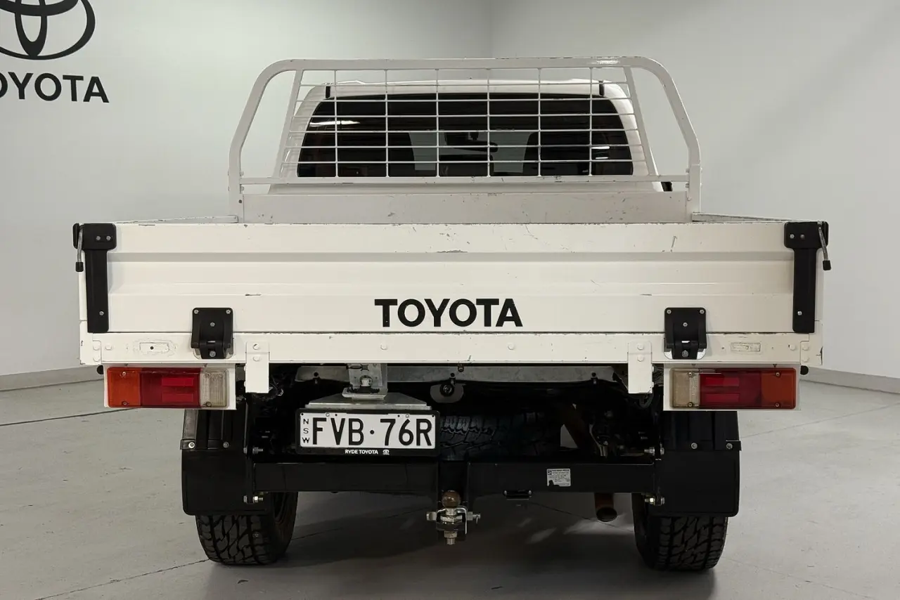 2021 Toyota Hilux Gallery Image 5