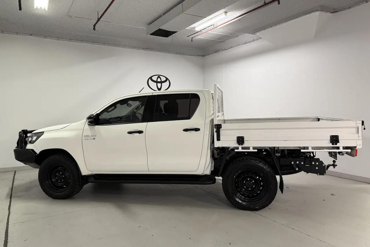 2021 Toyota Hilux Gallery Image 6