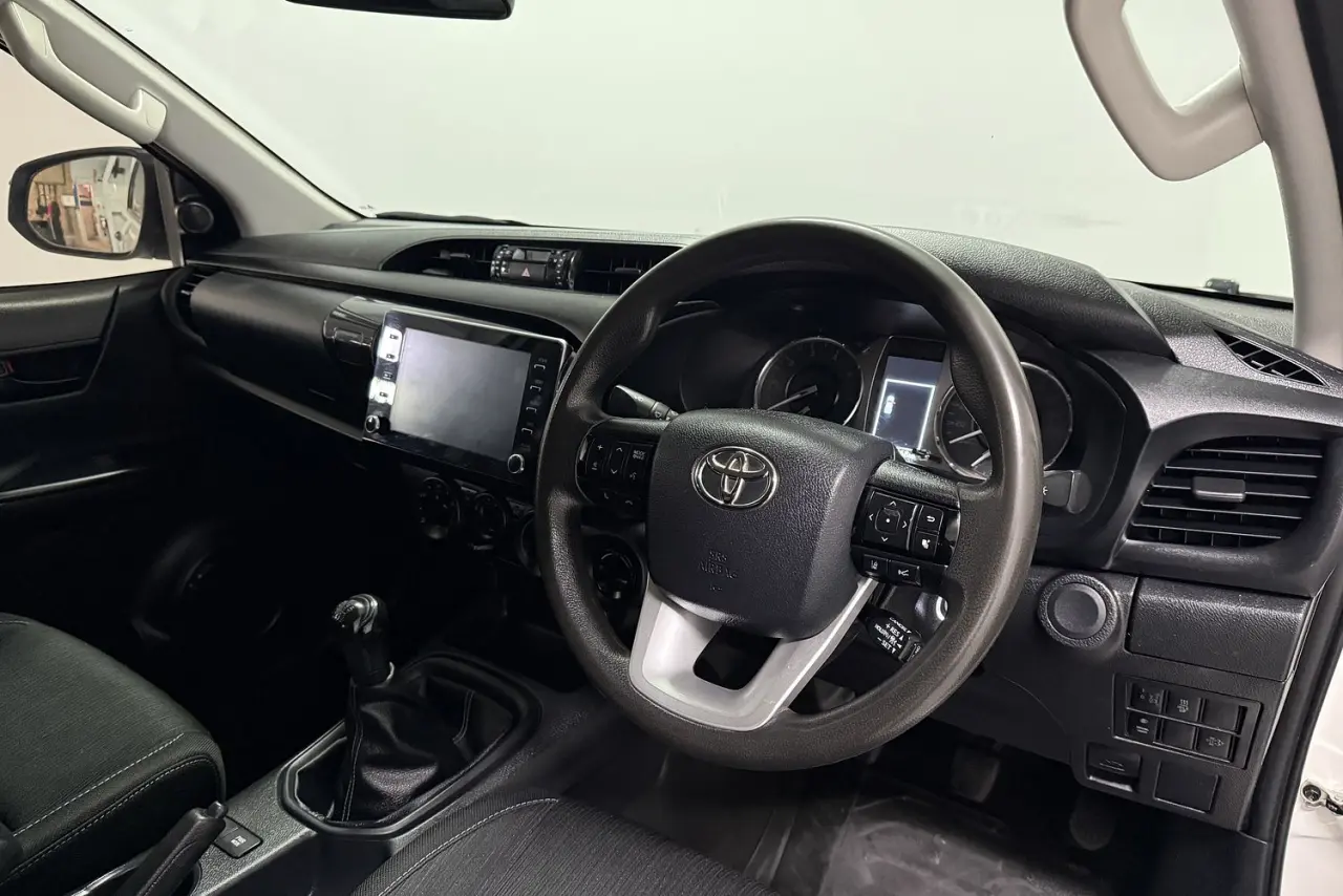 2021 Toyota Hilux Gallery Image 9