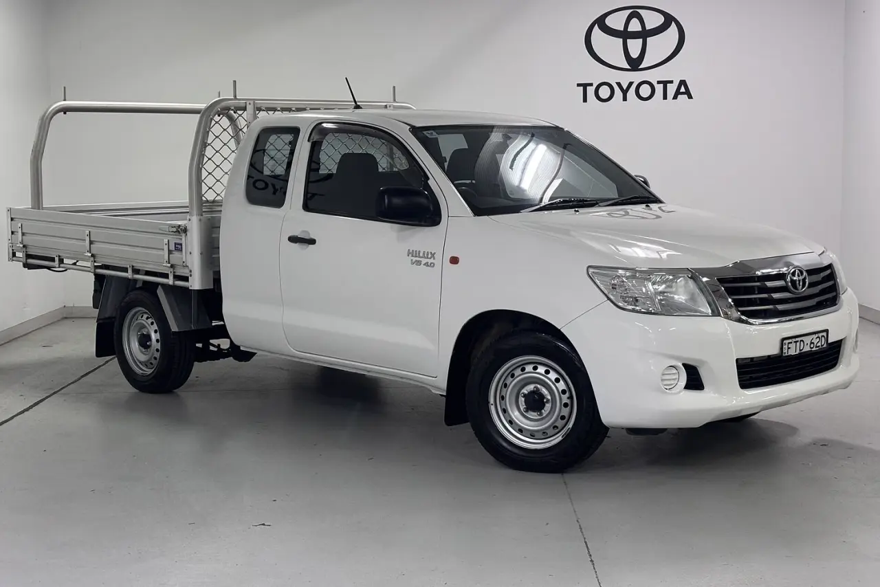2014 Toyota Hilux Gallery Image 1