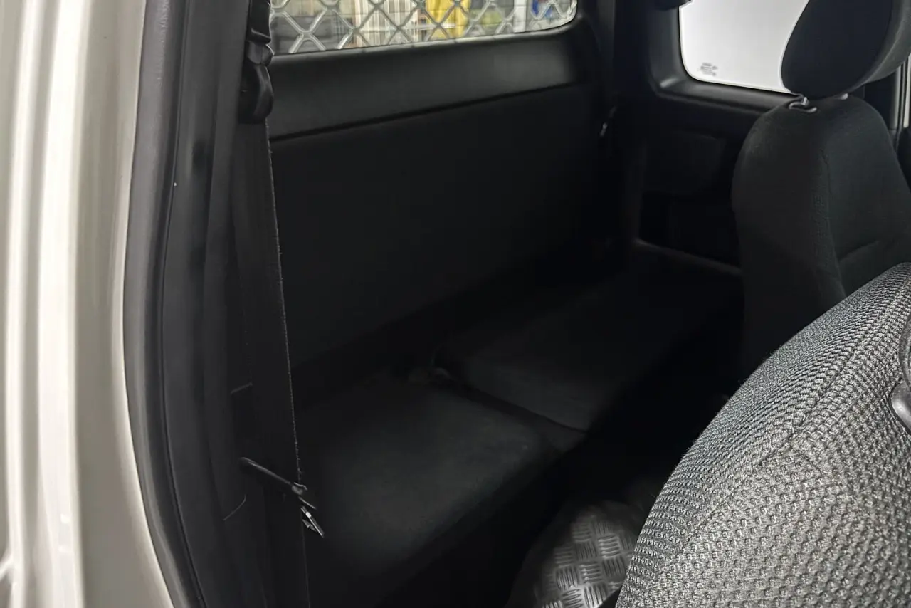 2014 Toyota Hilux Gallery Image 10
