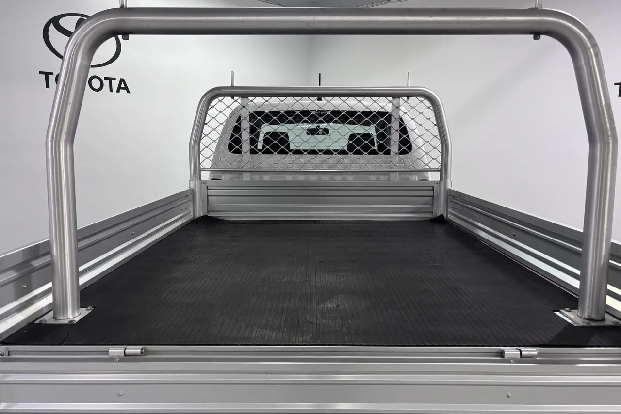 2014 Toyota Hilux Gallery Image 11