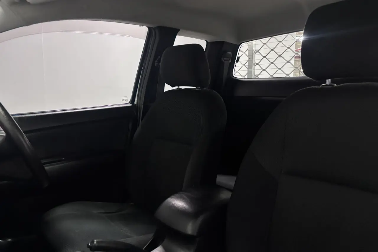2014 Toyota Hilux Gallery Image 14