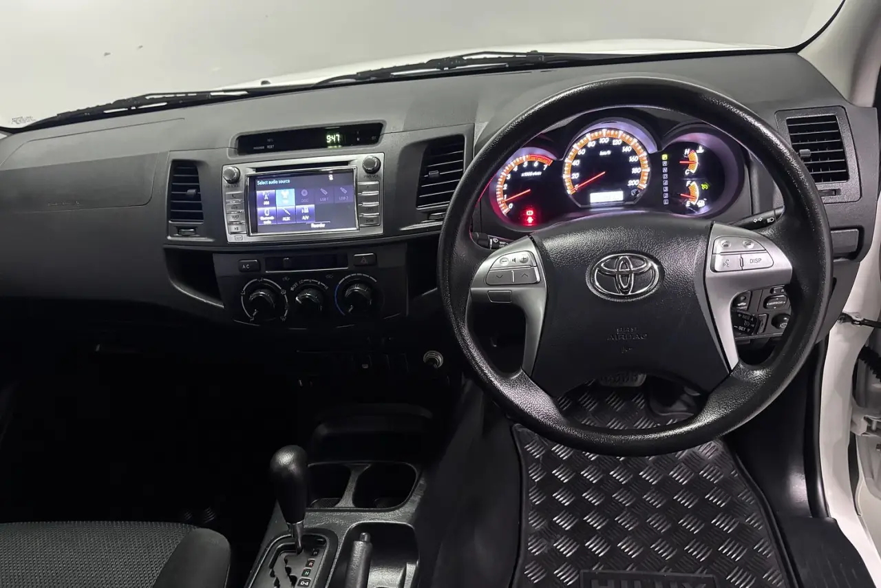 2014 Toyota Hilux Gallery Image 15