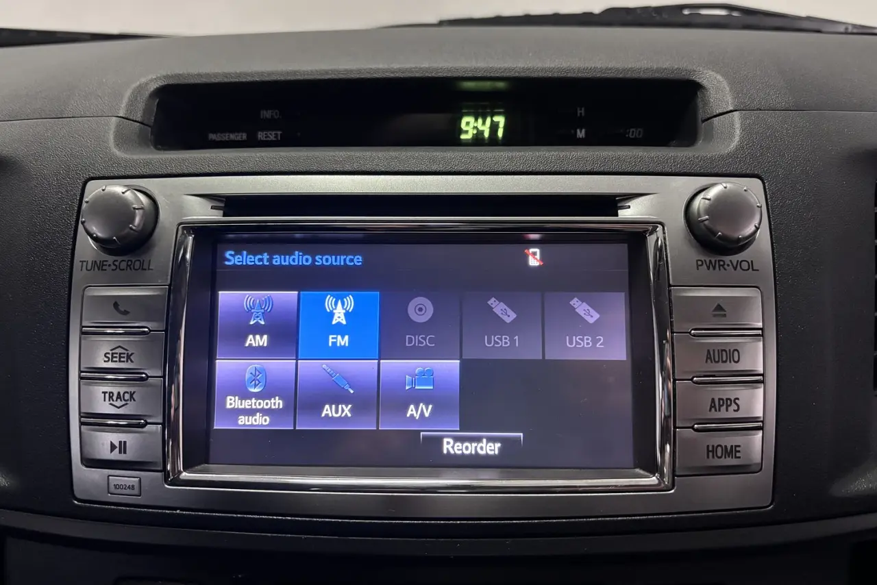 2014 Toyota Hilux Gallery Image 17