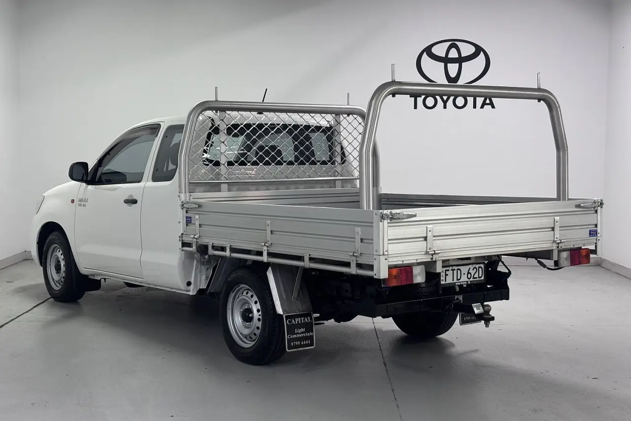 2014 Toyota Hilux Gallery Image 7