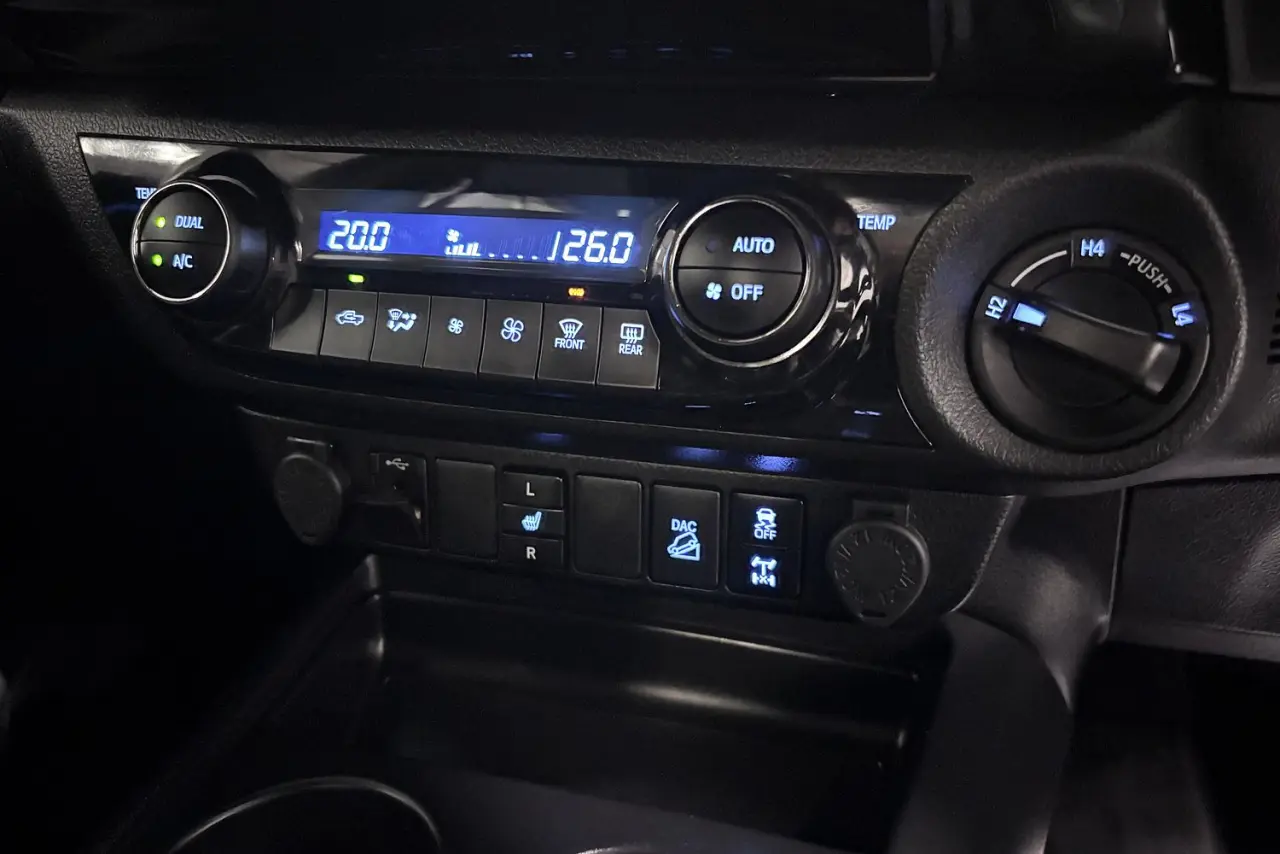 2022 Toyota Hilux Gallery Image 20