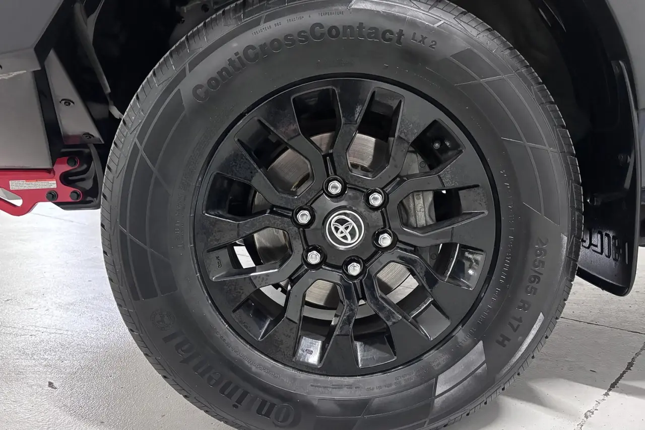 2022 Toyota Hilux Gallery Image 5
