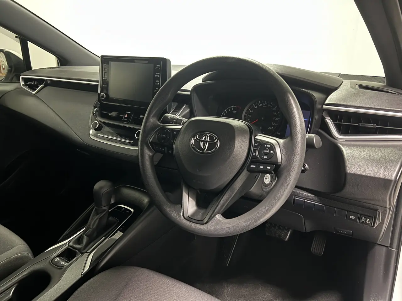 2019 TOYOTA COROLLA Gallery Image 10