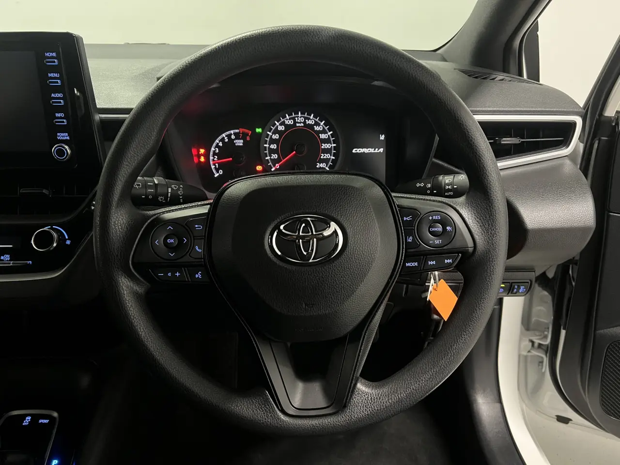 2019 TOYOTA COROLLA Gallery Image 16