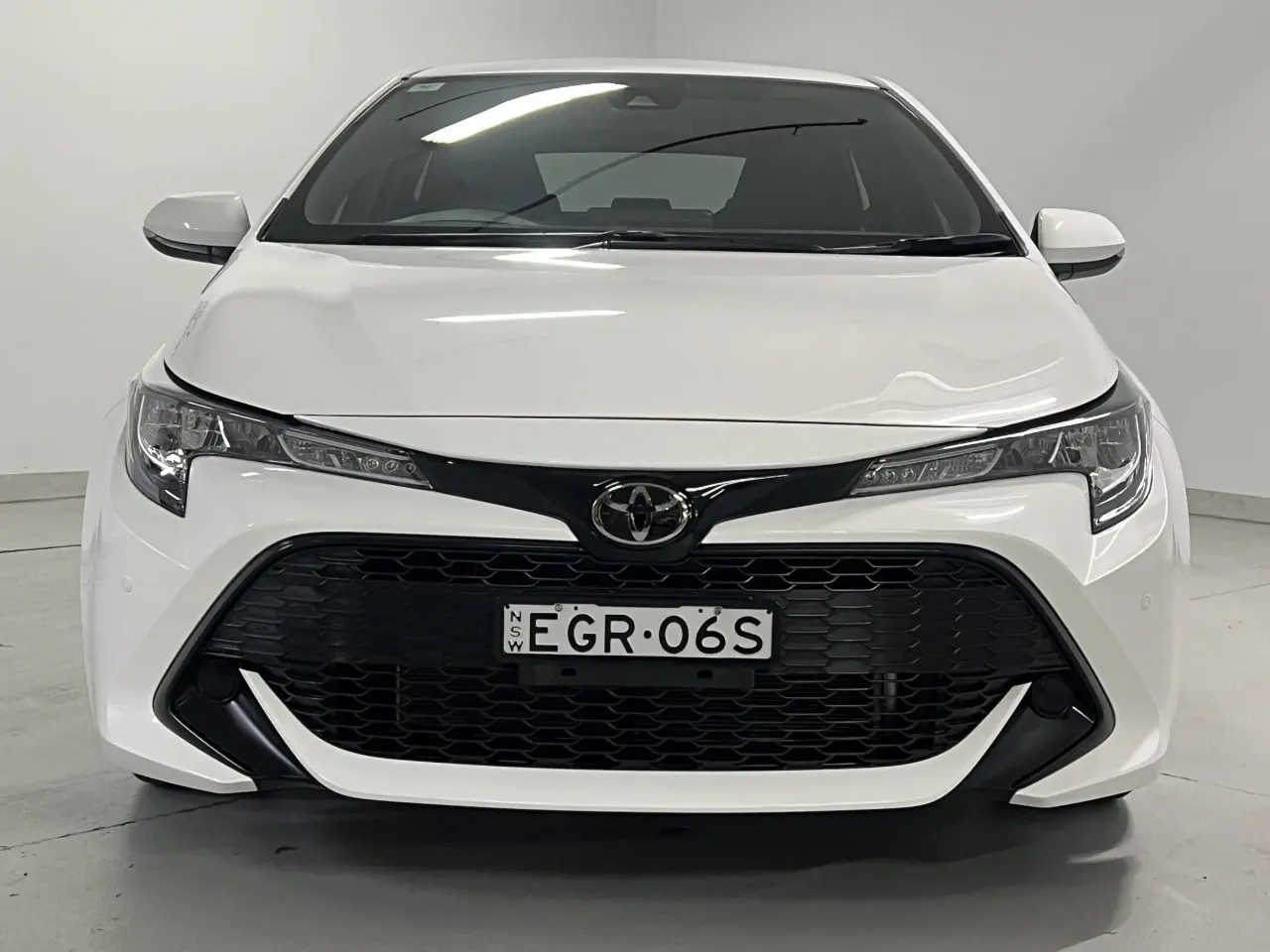 2019 TOYOTA COROLLA Gallery Image 3