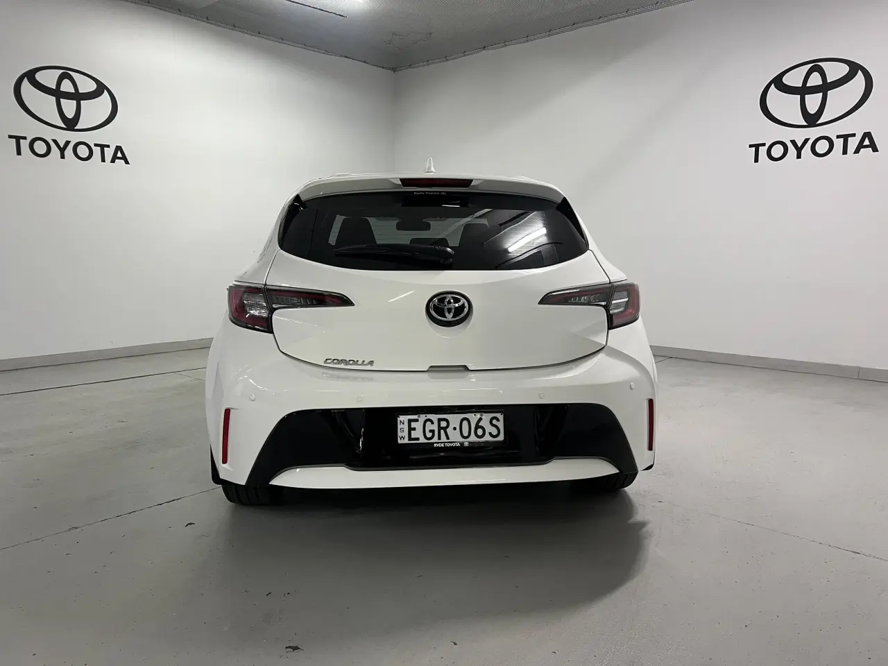2019 TOYOTA COROLLA Gallery Image 6