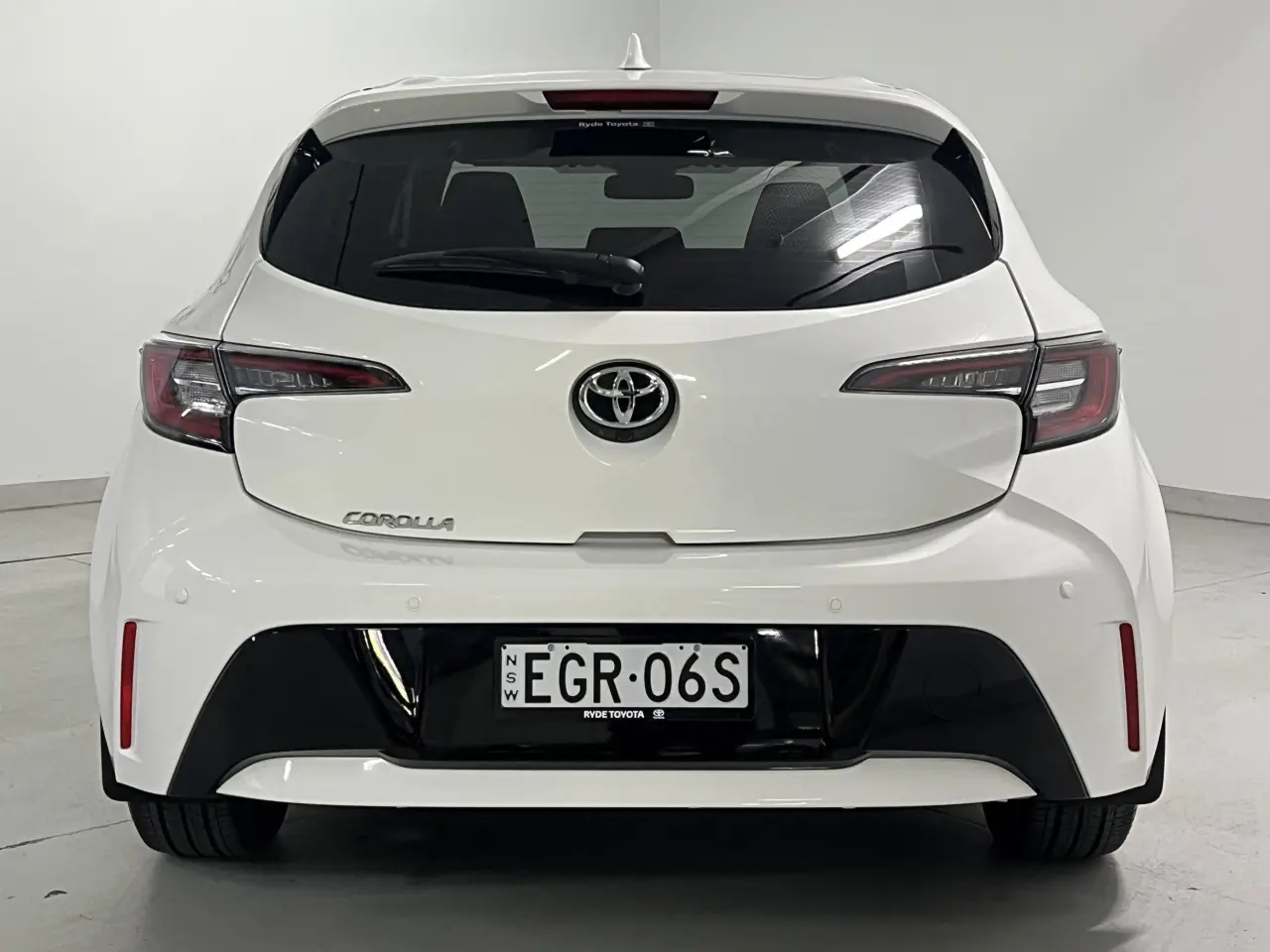 2019 TOYOTA COROLLA Gallery Image 7