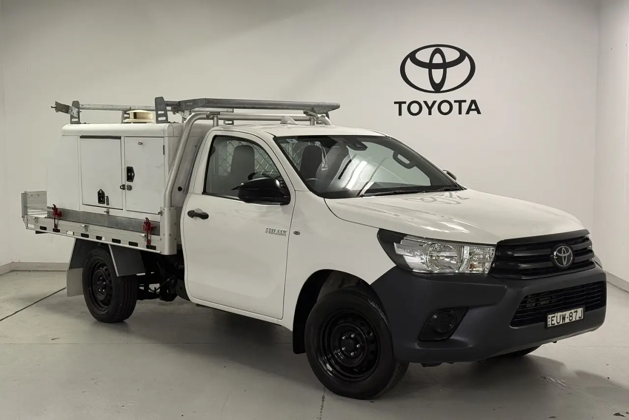 2022 Toyota Hilux Gallery Image 1