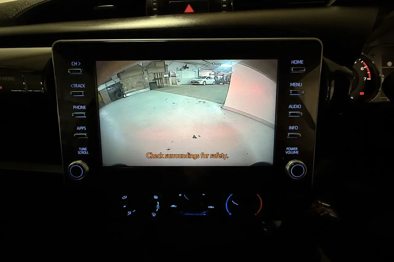 2022 Toyota Hilux Gallery Image 18
