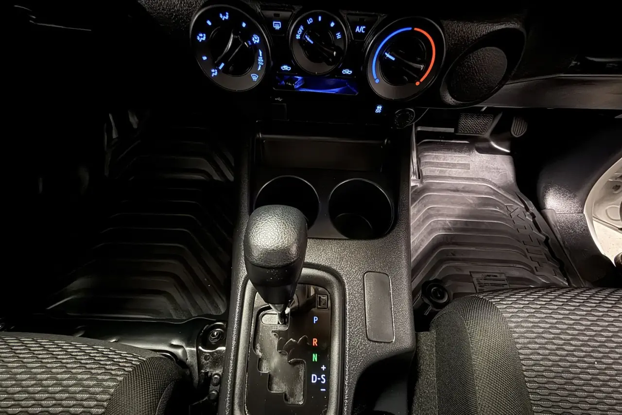 2022 Toyota Hilux Gallery Image 19