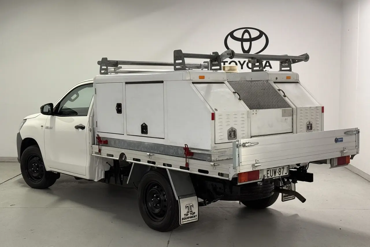 2022 Toyota Hilux Gallery Image 4