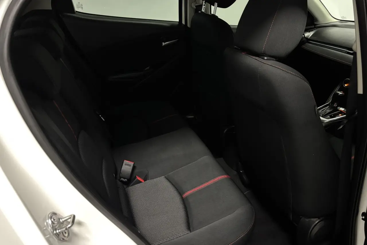 2015 Mazda 2 Gallery Image 11