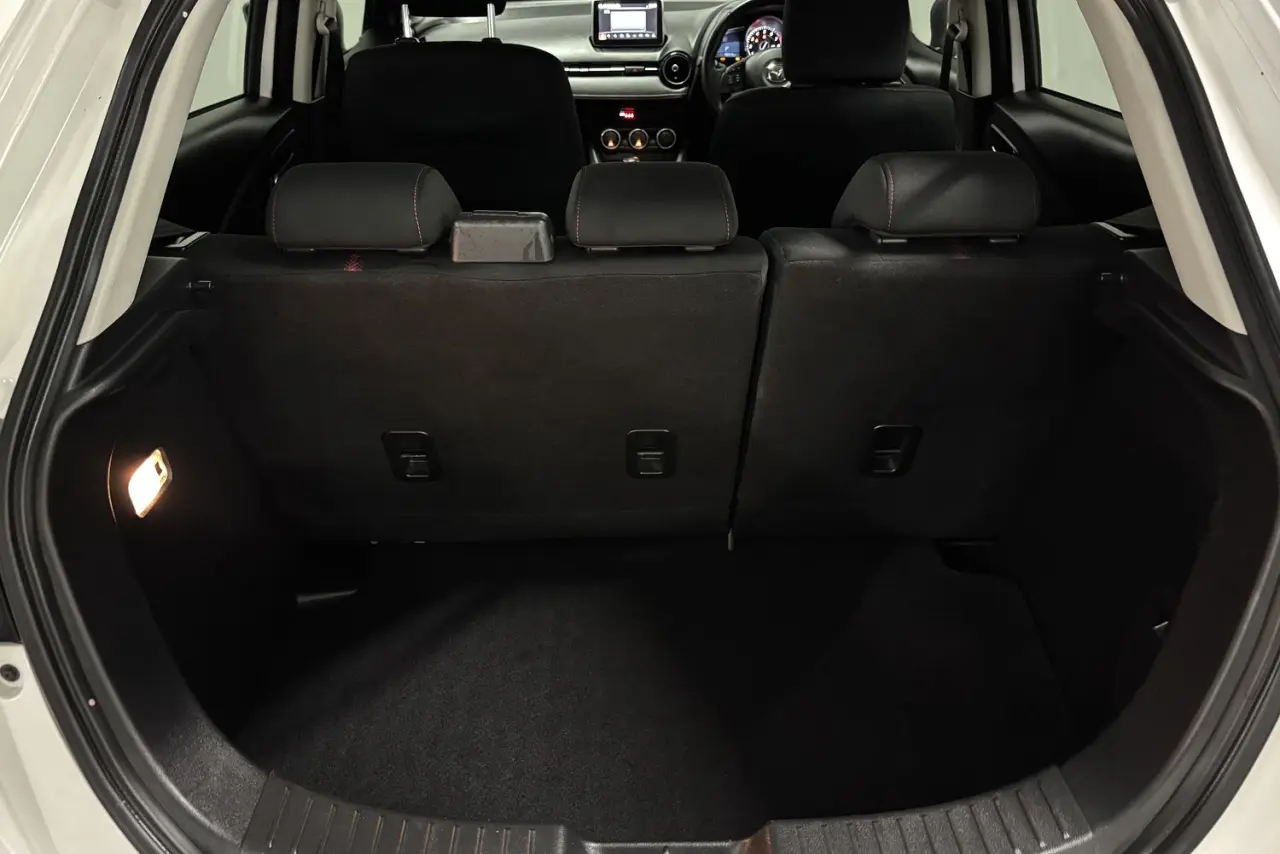 2015 Mazda 2 Gallery Image 12