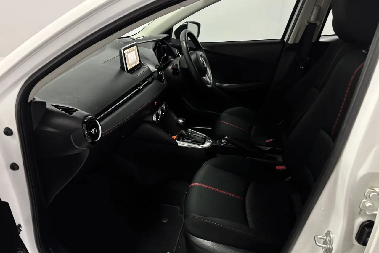 2015 Mazda 2 Gallery Image 14