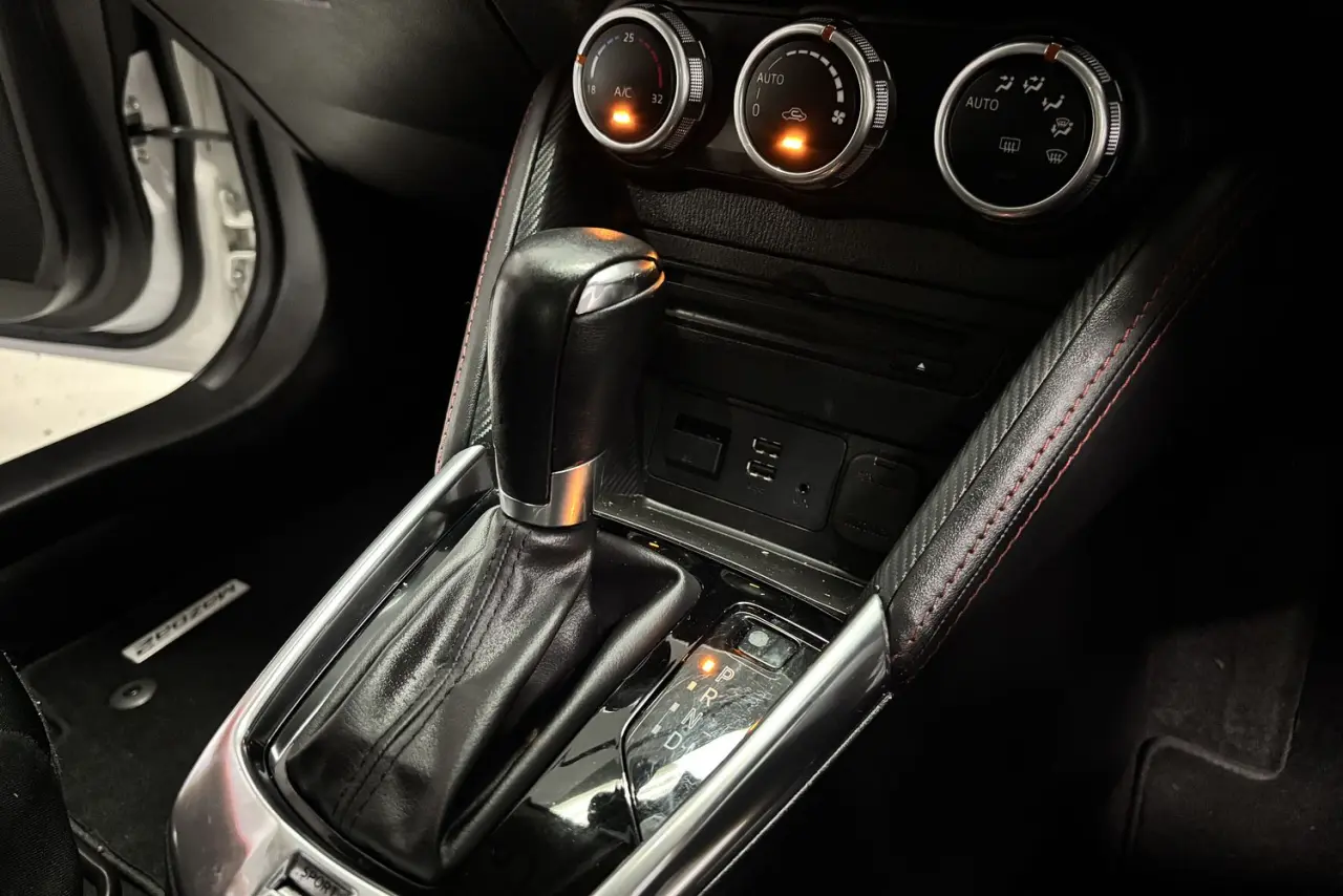 2015 Mazda 2 Gallery Image 18