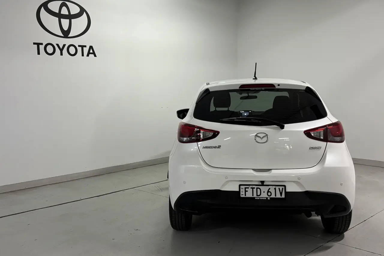 2015 Mazda 2 Gallery Image 6