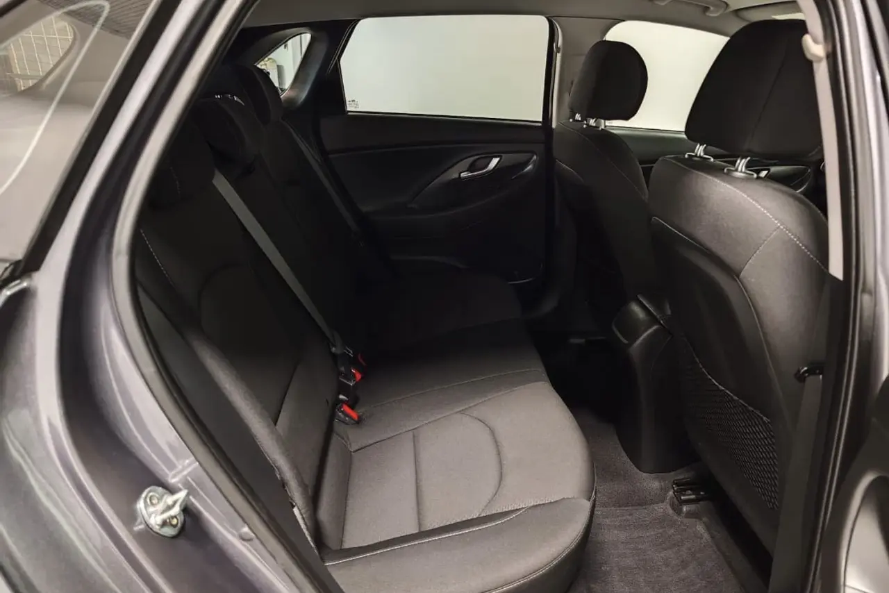 2017 Hyundai i30 Gallery Image 11