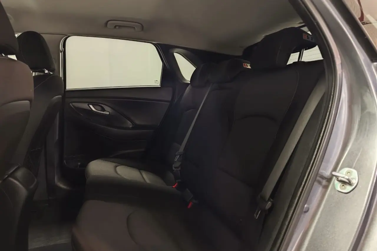 2017 Hyundai i30 Gallery Image 13