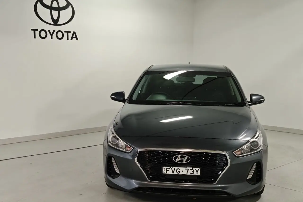 2017 Hyundai i30 Gallery Image 2