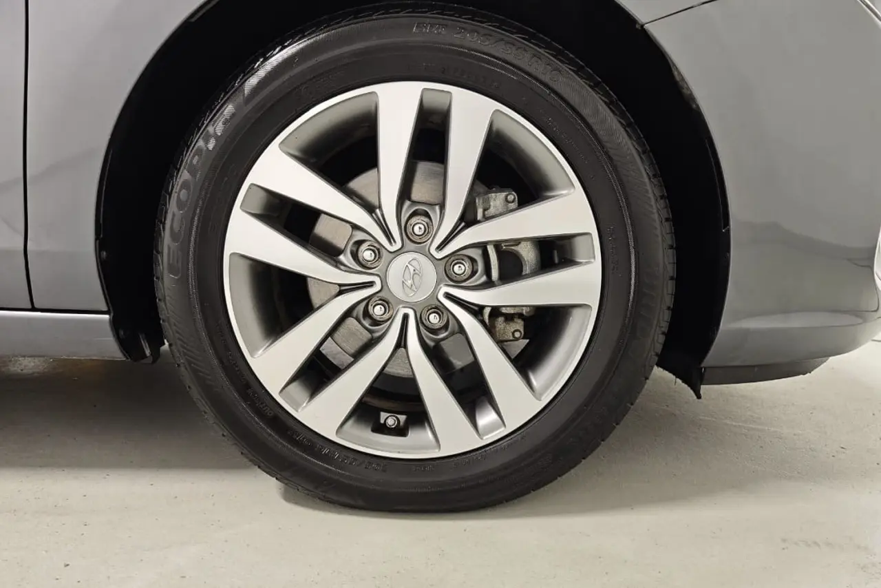 2017 Hyundai i30 Gallery Image 5