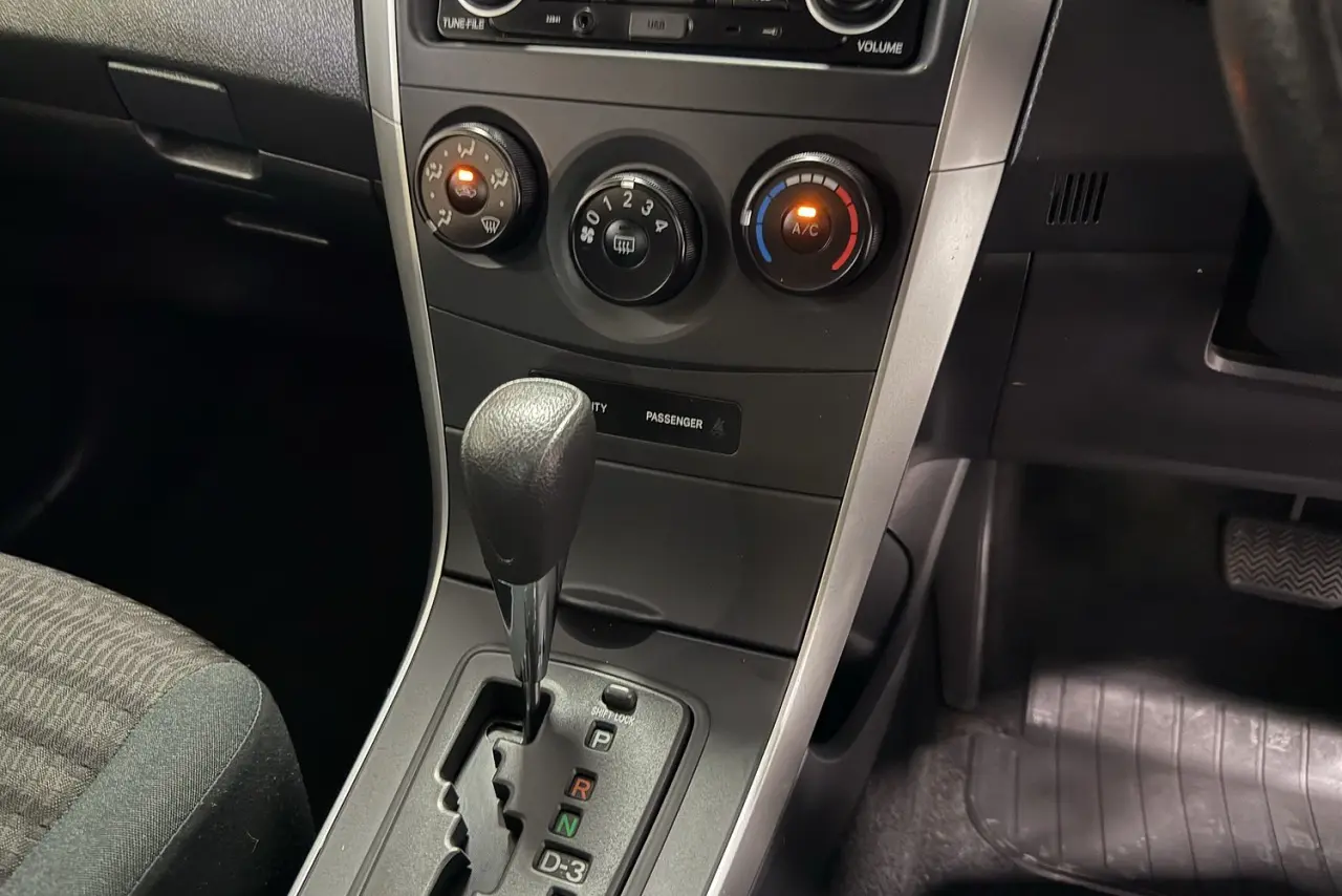 2013 Toyota Corolla Gallery Image 18