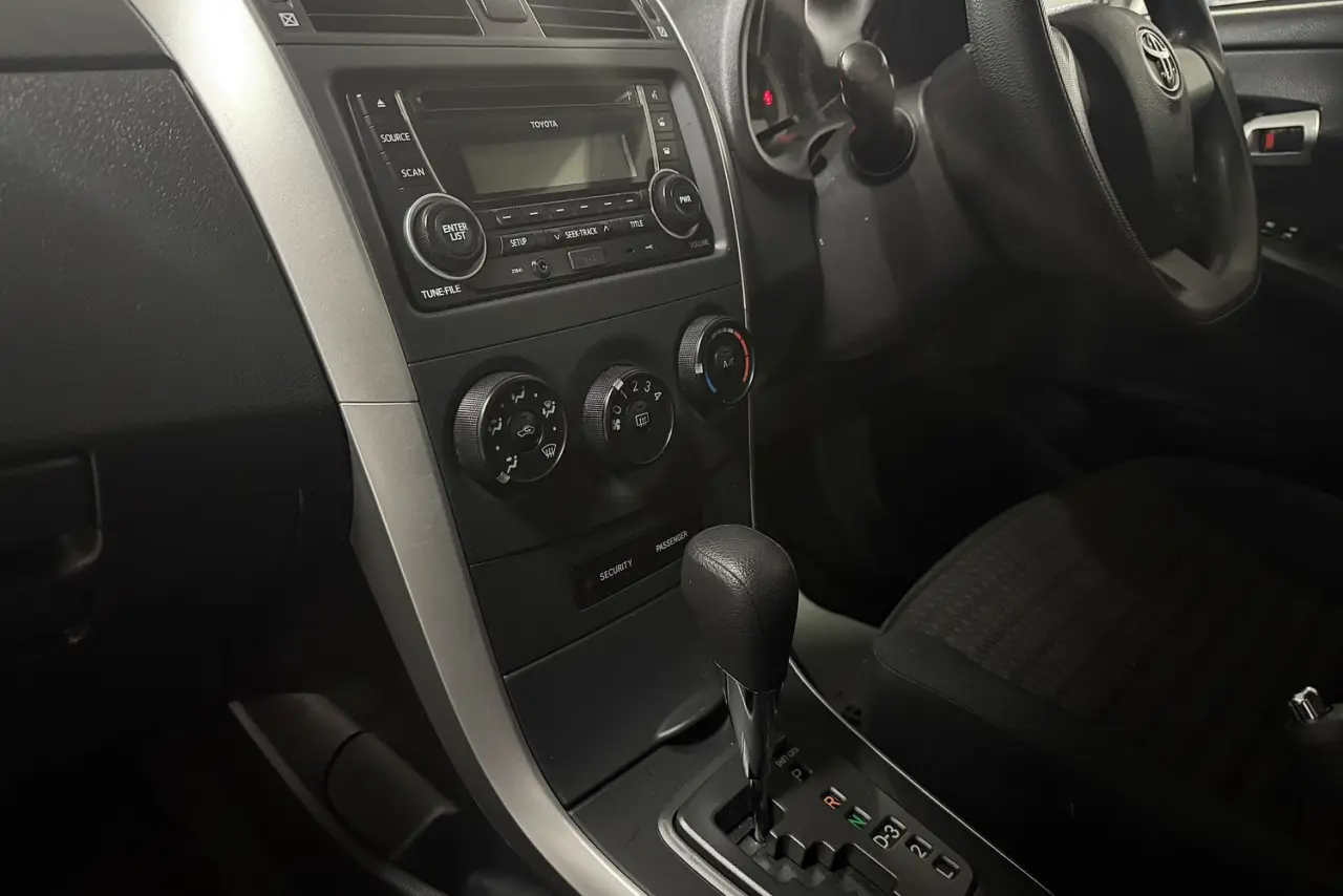 2013 Toyota Corolla Gallery Image 19