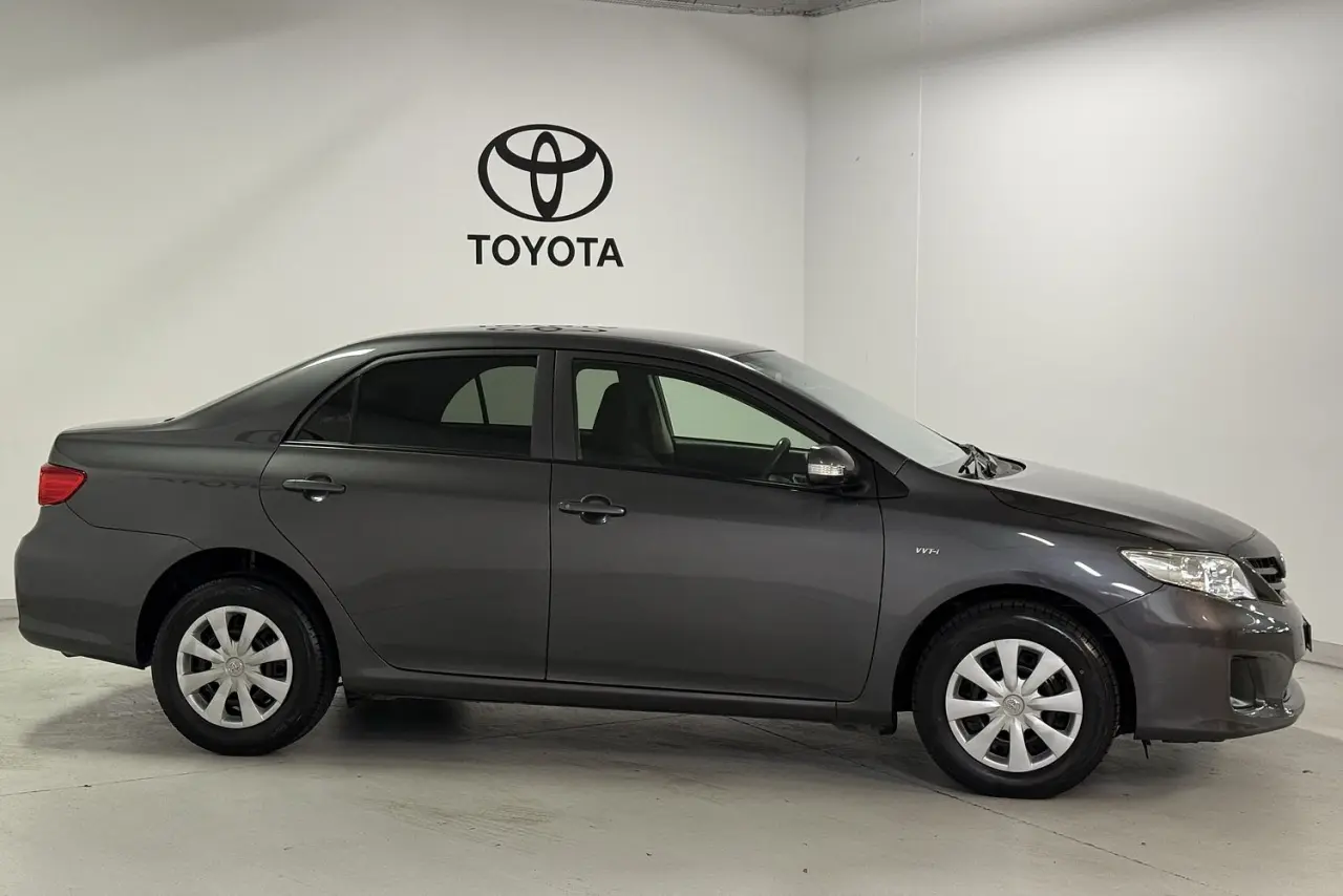 2013 Toyota Corolla Gallery Image 3