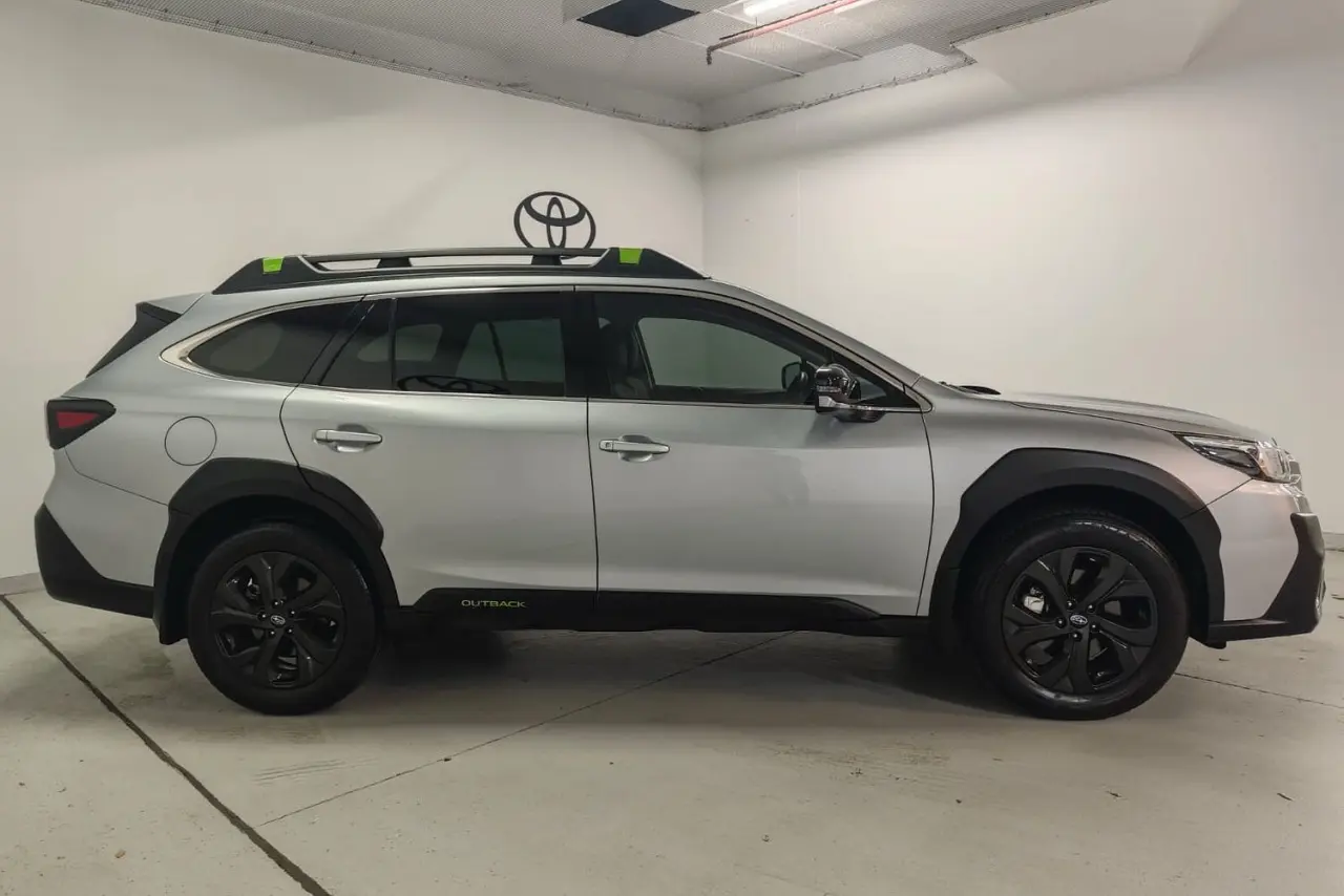 2021 Subaru Outback Gallery Image 3