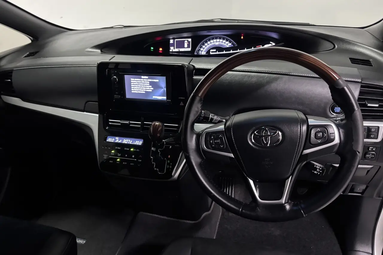 2016 Toyota Tarago Gallery Image 19