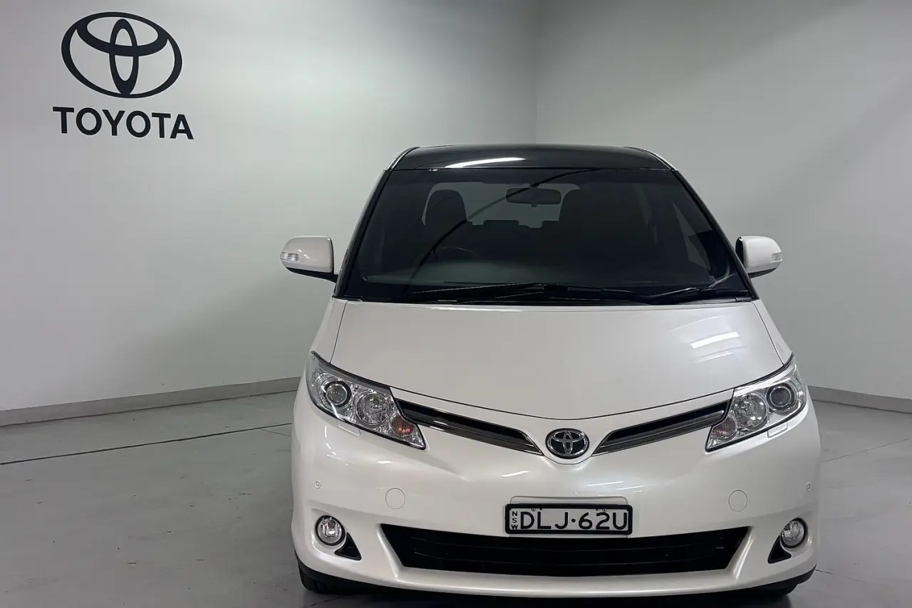 2016 Toyota Tarago Gallery Image 2