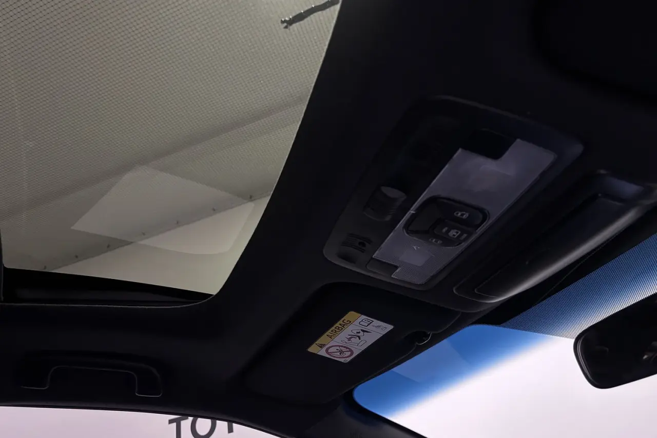 2016 Toyota Tarago Gallery Image 22
