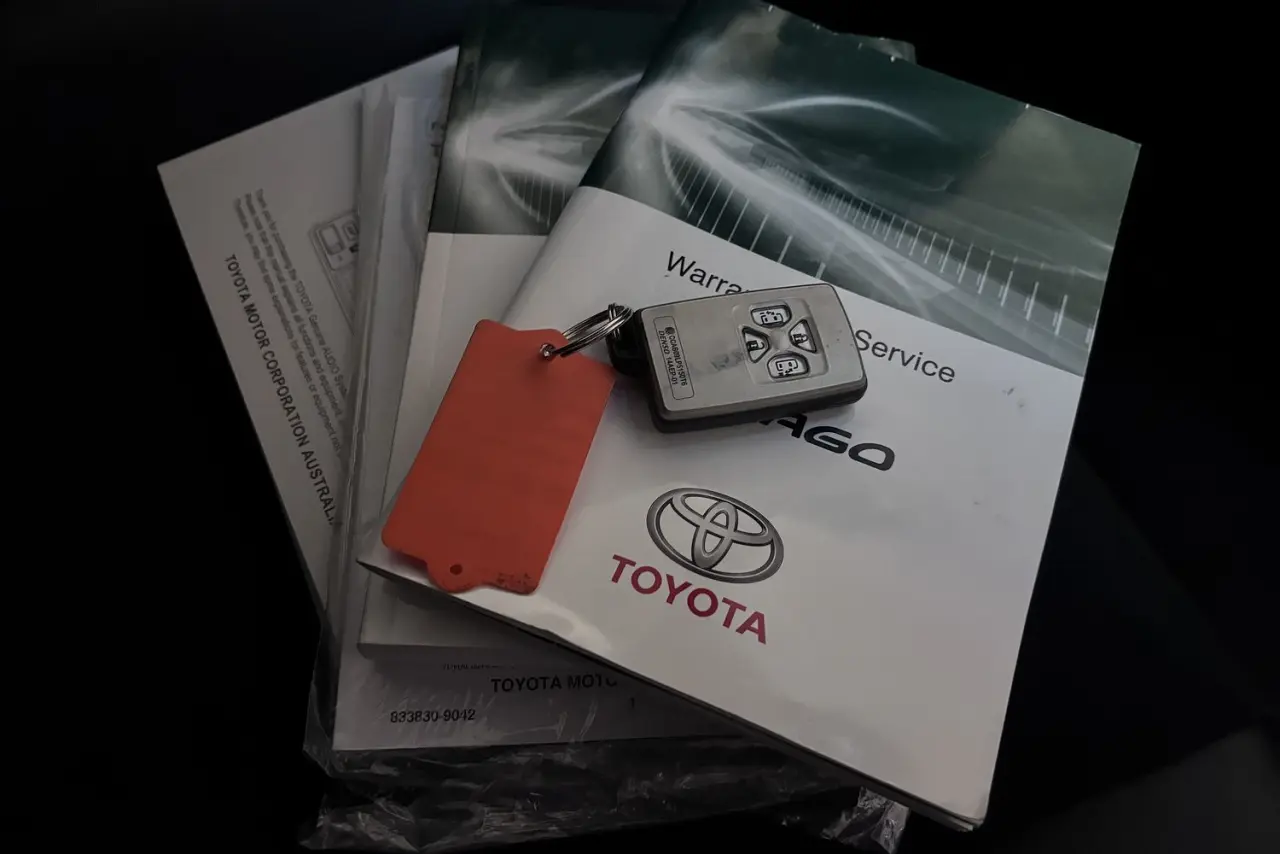 2016 Toyota Tarago Gallery Image 25