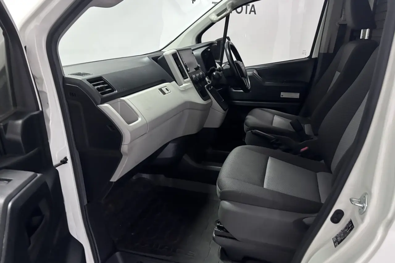 2020 Toyota Hiace Gallery Image 13