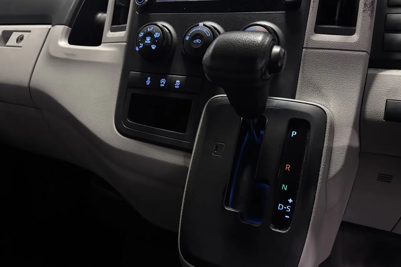 2020 Toyota Hiace Gallery Image 18