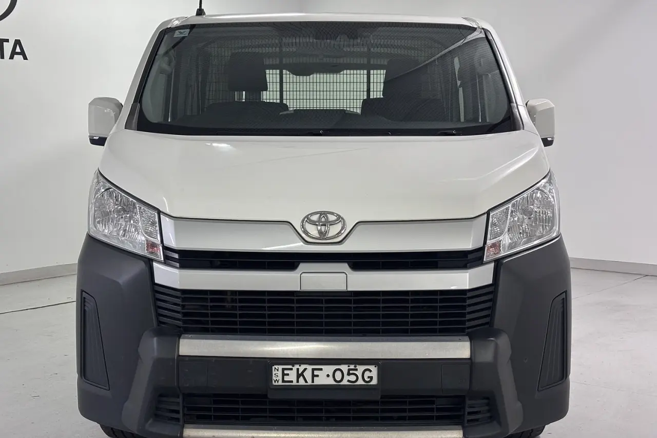 2020 Toyota Hiace Gallery Image 3