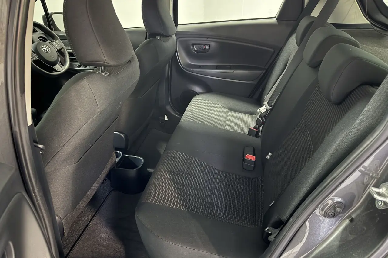 2019 Toyota Yaris Gallery Image 12