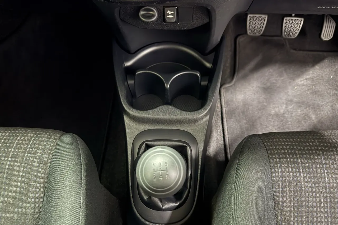 2019 Toyota Yaris Gallery Image 18