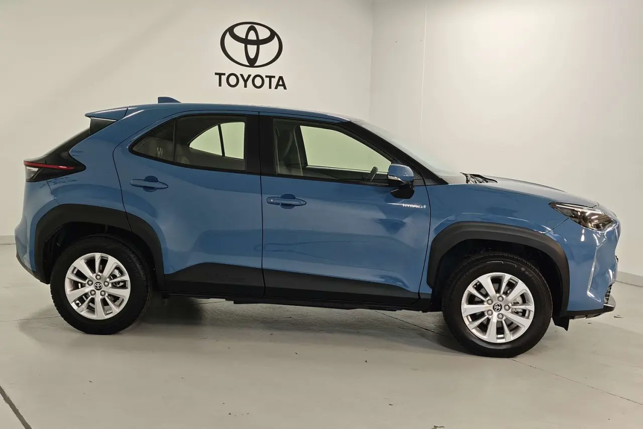 2023 Toyota Yaris Cross Gallery Image 4