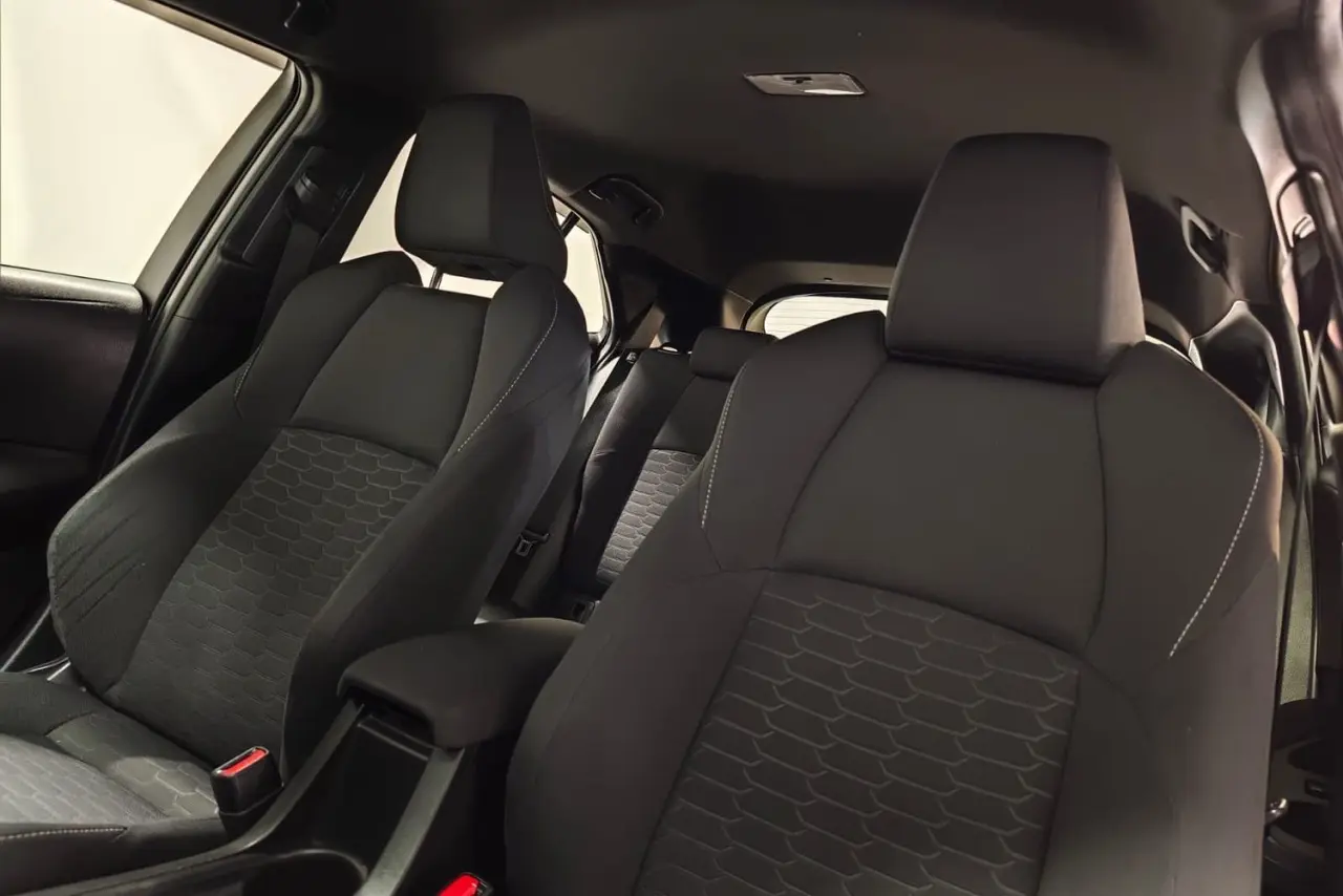 2018 Toyota Corolla Gallery Image 16