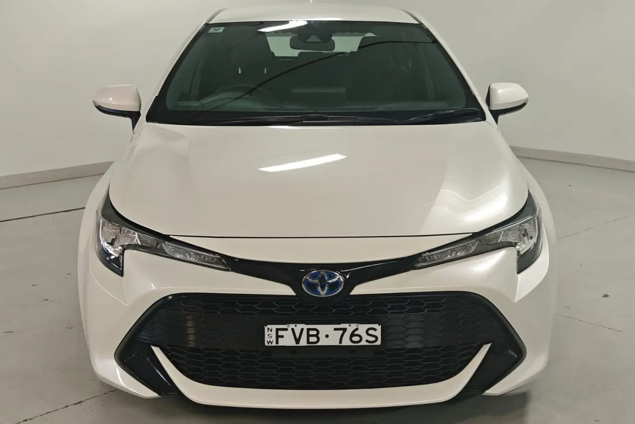 2018 Toyota Corolla Gallery Image 2